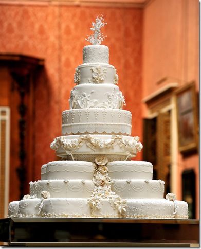 ROYAL WEDDING CAKE 11